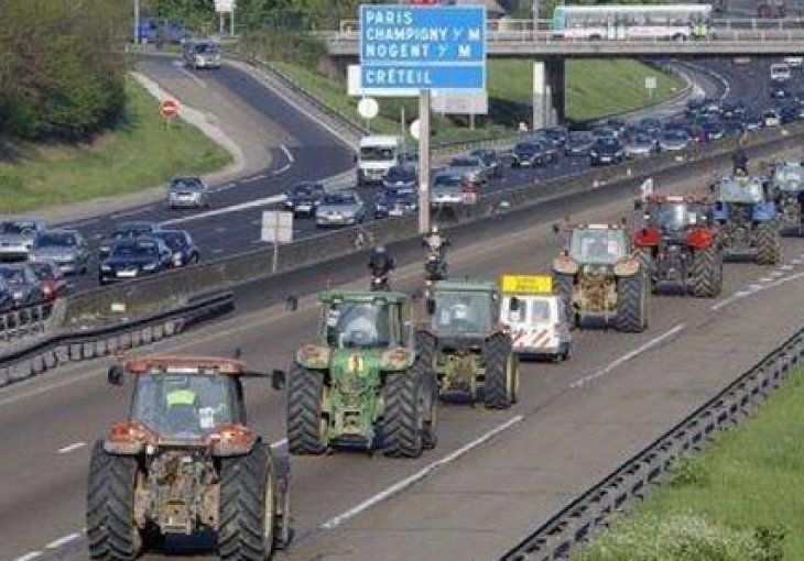 Navijači Guingampa na finale kupa došli traktorima