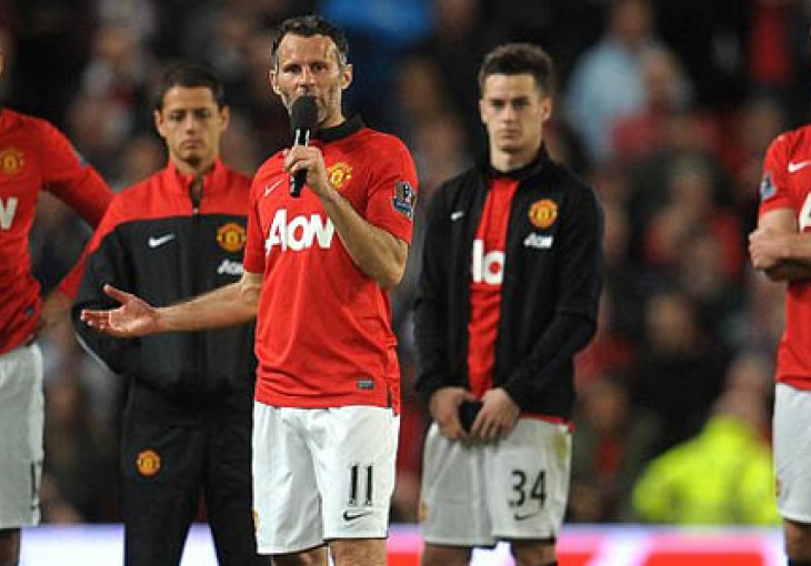 Ryan Giggs želi nastaviti igrati za Manchester United