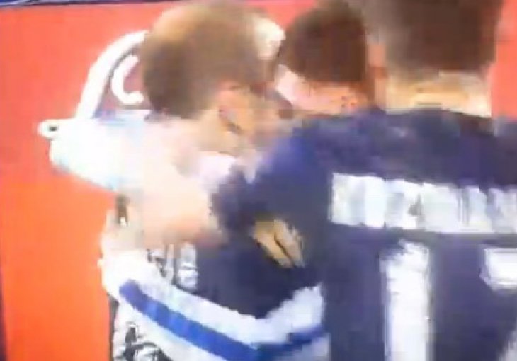 Trenutak kada je Meazza pala u trans: Svi su igrači trčali prema klupi