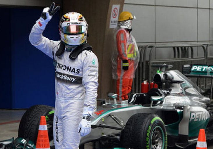 Mercedesov dvojac pokorio i Barcelonu, Ferrari razočarao