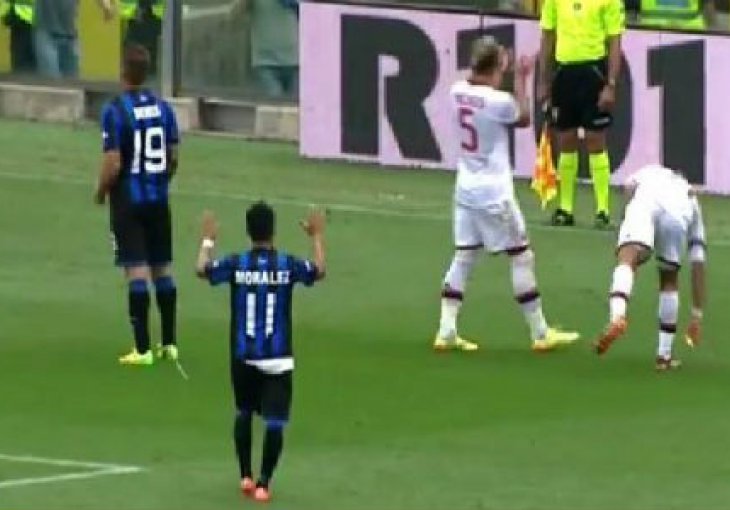 Nova žrtva rasizma: Navijači Atalante bacili bananu Milanovom igraču