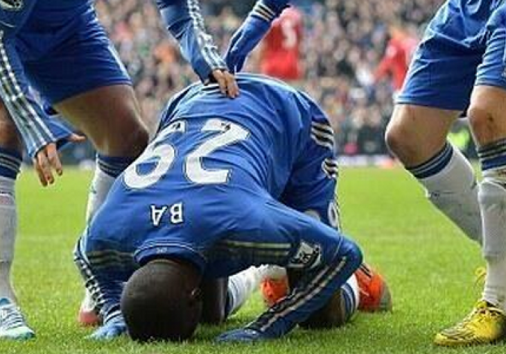 Demba Ba donirao novac za izgradnju džamije u Senegalu