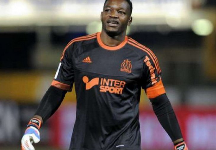 Mandanda se povrijedio i otpao sa spiska za Brazil