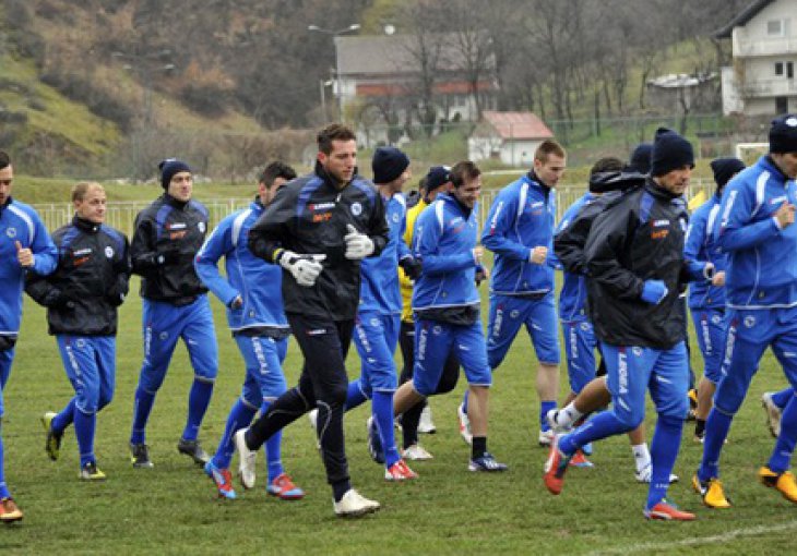 Zmajevi odradili trening, navijači im aplaudirali