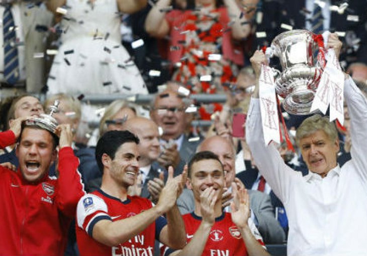 Profesor nastavlja predavati na Emiratesu