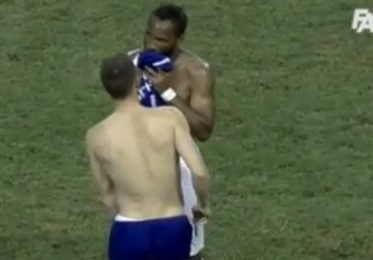 Drogba Džeki: Daj mi dres