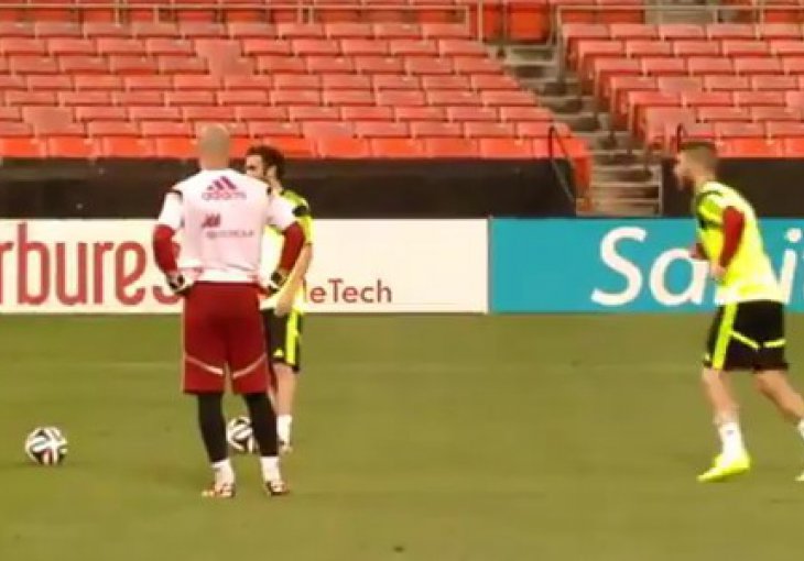 Želite dva puta osramotiti De Geu? Zovnite Ramosa!