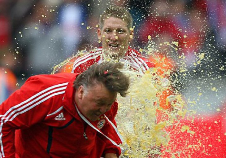 Van Gaal poslao ponudu za Schweinsteigera?