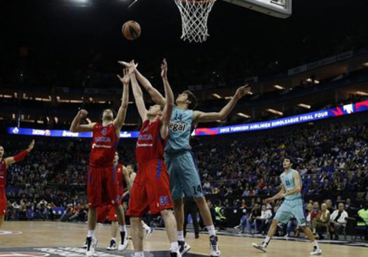 Barcelona u neizvjesnoj završnici stigla na korak do finala