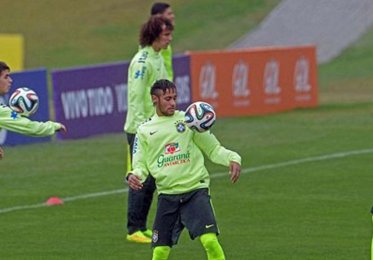 Mediji me pokušavaju izgurati iz sastava