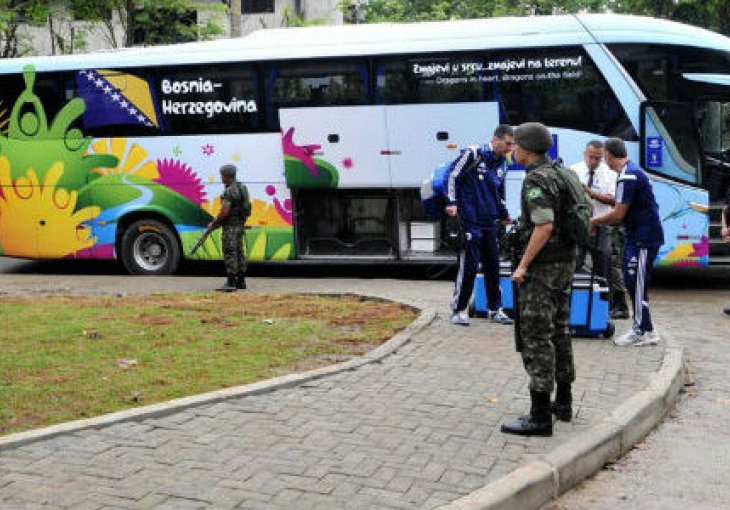 U Guaruji svi su ludi za BiH: Policajci mole za trijumf nad Argentinom