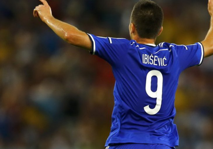 Oglasio se Vedad Ibišević