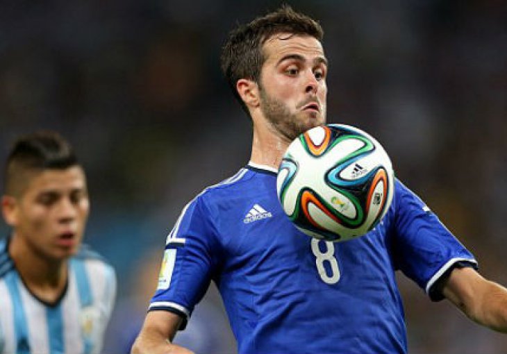 Miralem Pjanić osmi najbolji igrač prvog kruga SP