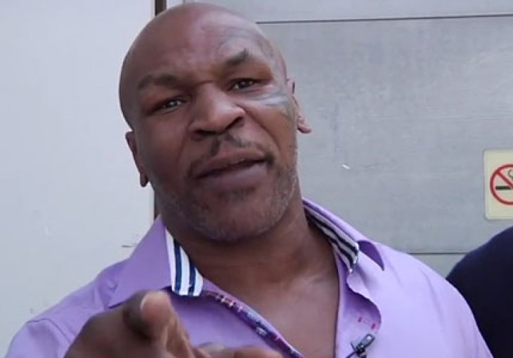 Tyson poslao poruku podrške američkim fudbalerima