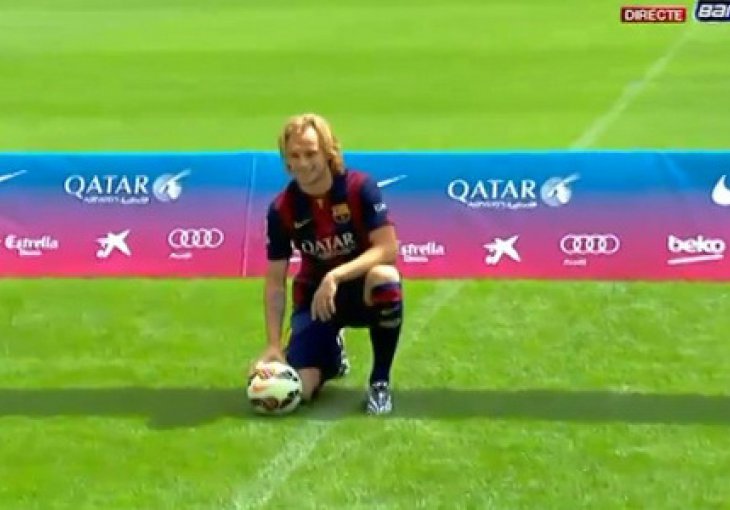 Službeno: Rakitić predstavljen na Nou Campu, izabrao Fabregasovu četvorku