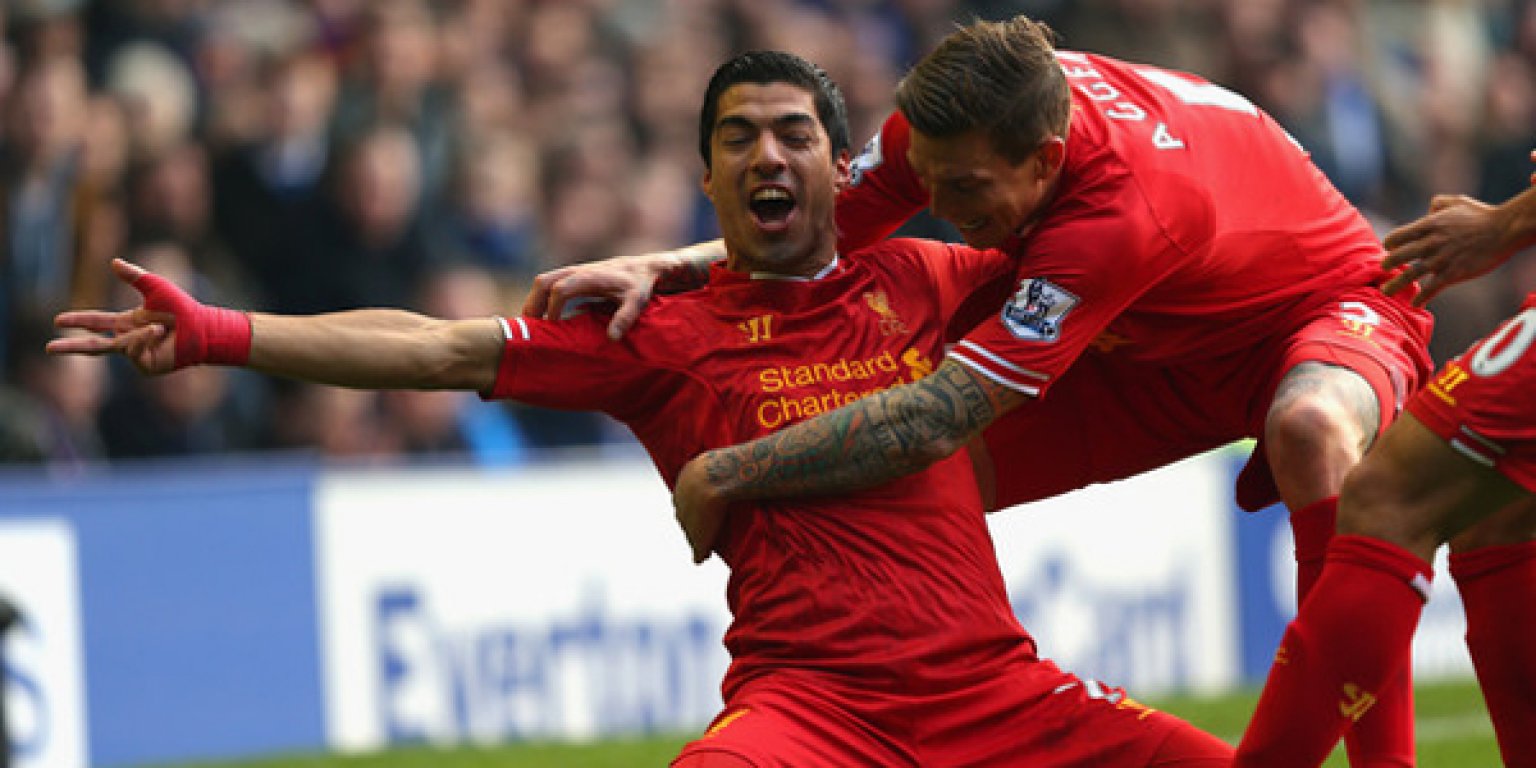 Daniel-Agger-Luis-Suarez-Everton-v-Liverpool-pAIaJgnHi6kl