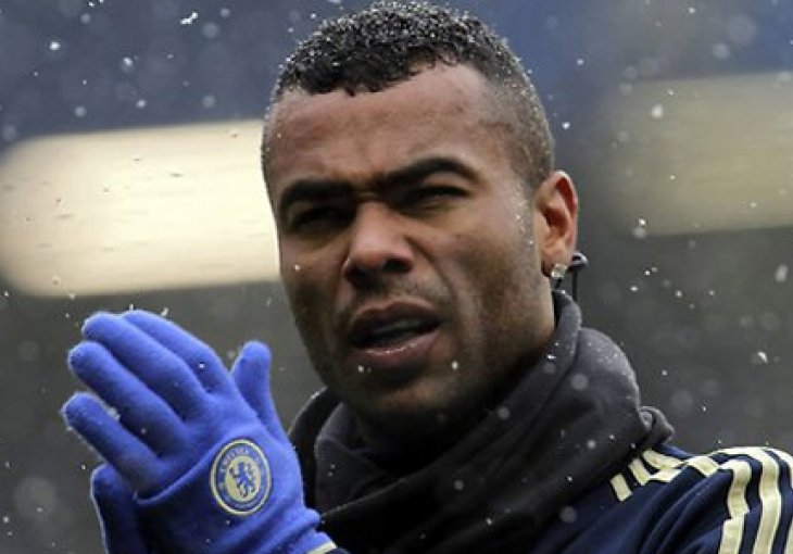 Ashley Cole između Italije i SAD-a: Roma želi iskusnog beka