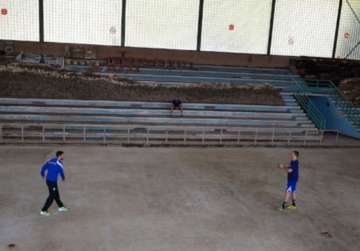 Emotivni video: Rukometni Zmajevi za sportsku dvoranu u Maglaju