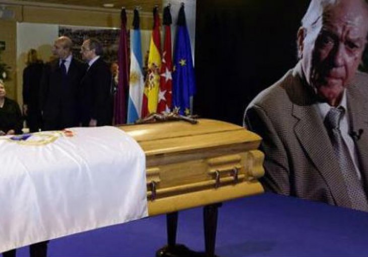 Hiljade ljudi odalo počast di Stefanu