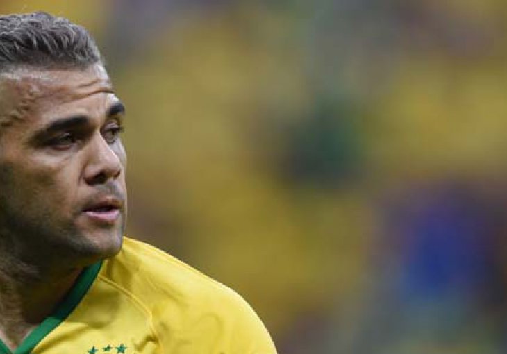 Dani Alves: Kreteni i luzeri se naslađuju našim porazom