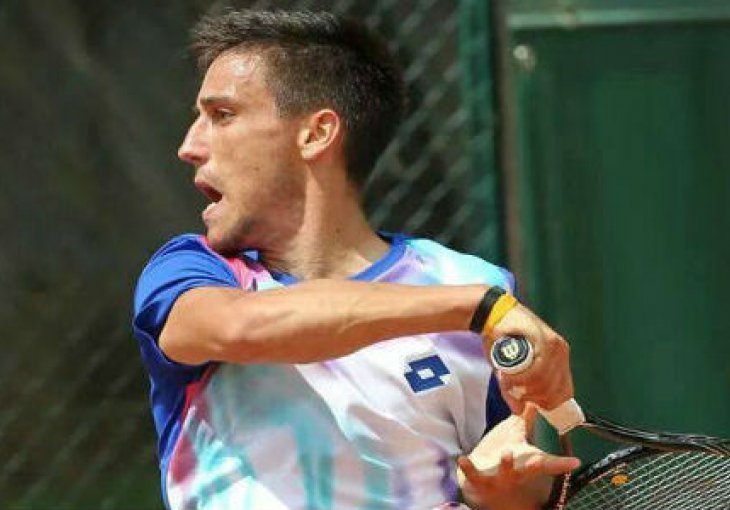 Džumhur odličnom igrom do polufinala turnira u Italiji
