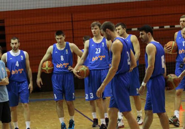 Zmajevi večeras igraju prvi pripremni susret, odbjegli playmaker se ipak vraća