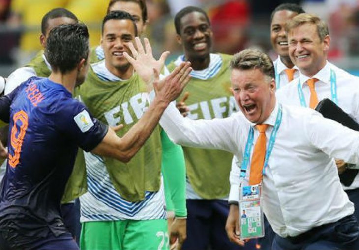 Van Gaal produžio odmor van Persieju, a skratio Rooneyu