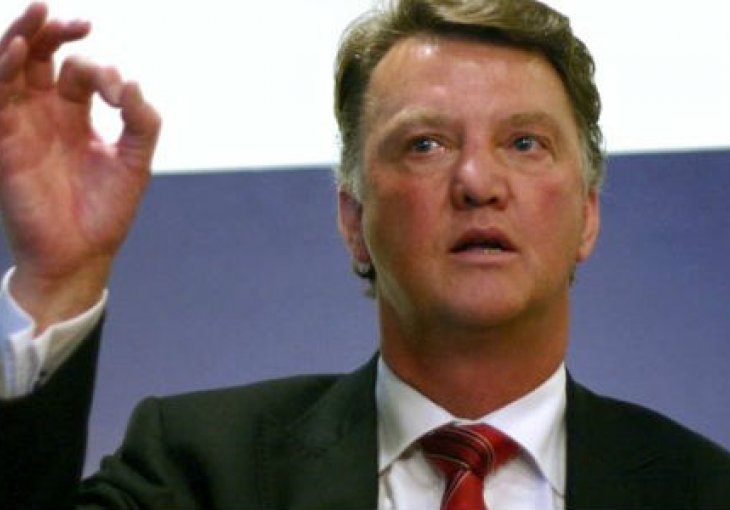 Nema odmora: Van Gaal stigao u Manchester i preuzeo treniranje Uniteda