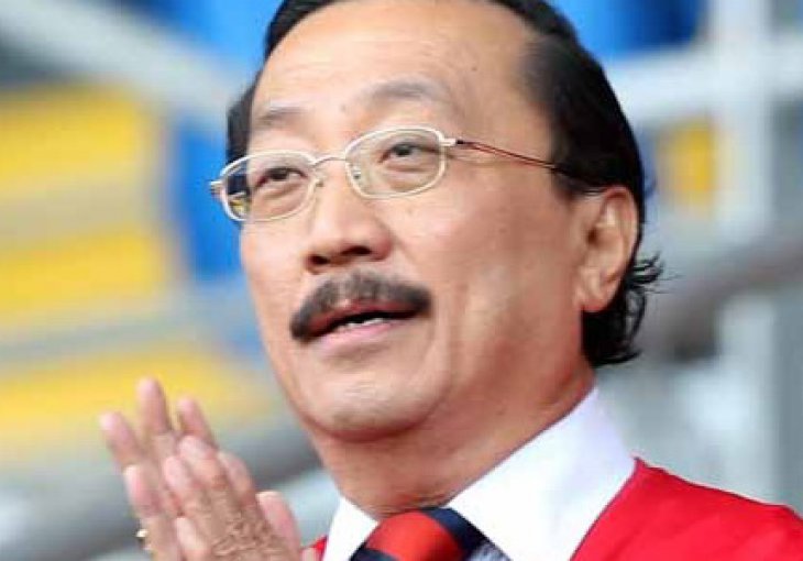 Vincent Tan večeras u bordo dresu s nadimkom Amidža će bodriti Sarajevo