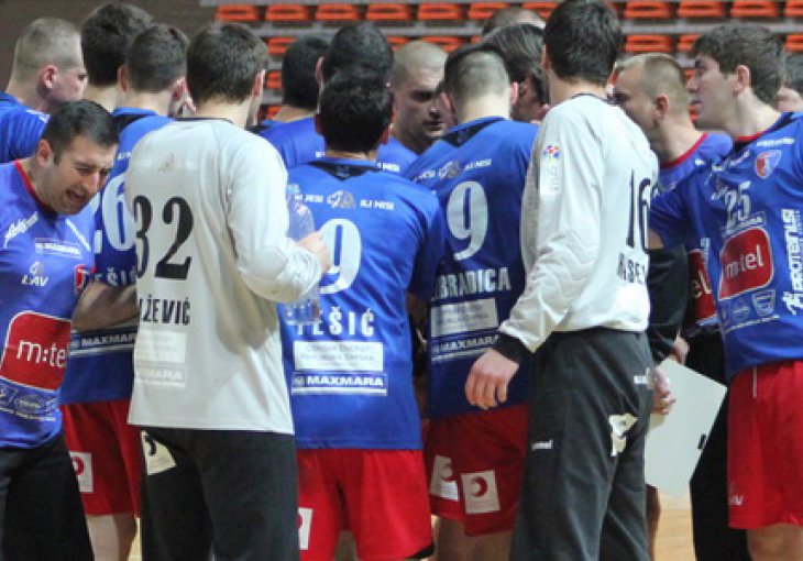 Maglajlija blizu klupe Borca?