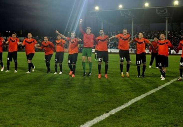 Hajduk poražen u Karagandyju, Džidić i Topčagić strijelci