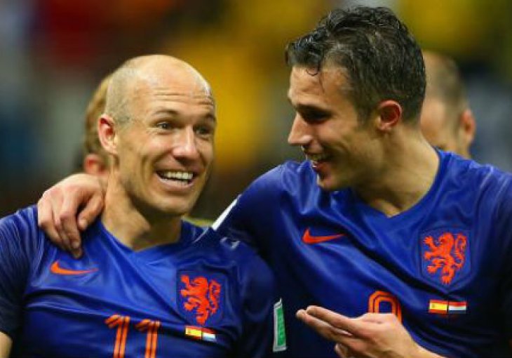Robben i Van Persie ostaju lideri Holandije