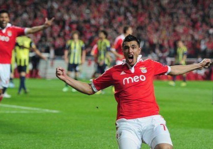 Vaha pronašao napadača, Isla seli u Premiership