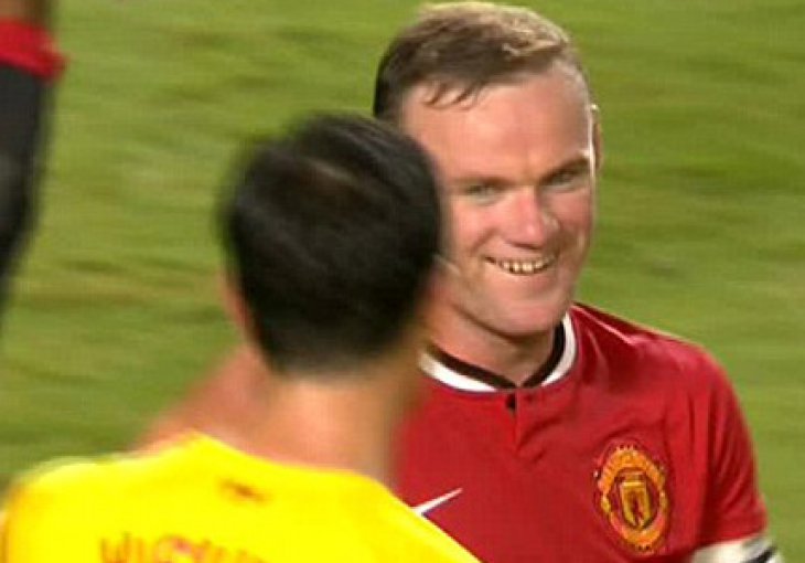 Rooney kao Maradona: Pogledajte kako je pokušao prevariti sudiju