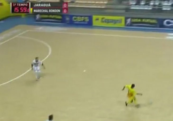 Brazilski futsal: Nevjerovatan pogodak Marcia