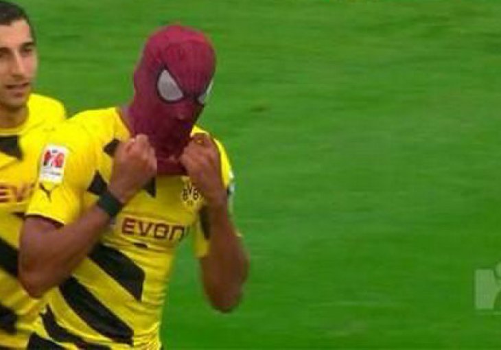 Ponižavanje: Evo kako napadač Dortmunda proslavlja gol protiv Bayerna