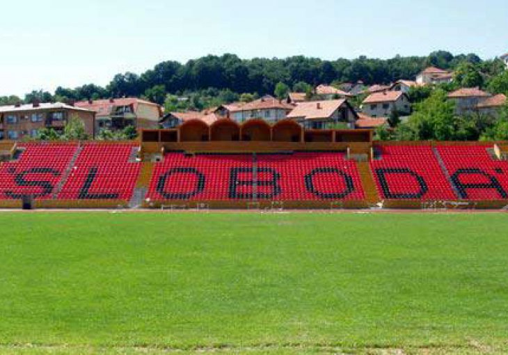Izgradnja terena na stadionu Tušanj od vještačke trave