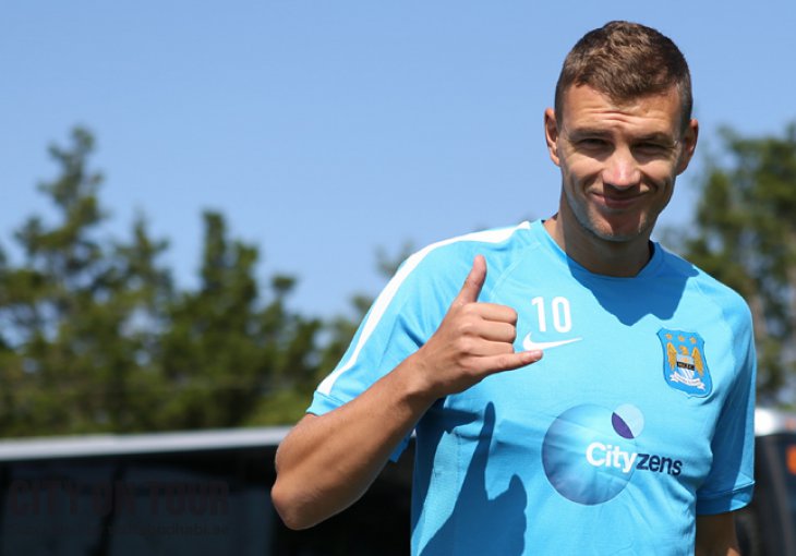 Ludnica počinje: Džeko od prve minute na St. James Parku