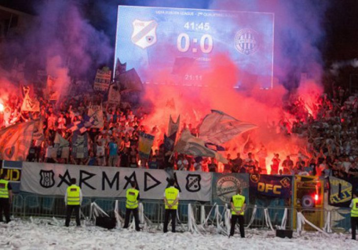 UEFA kaznila Rijeku zbog Armadine bakljade