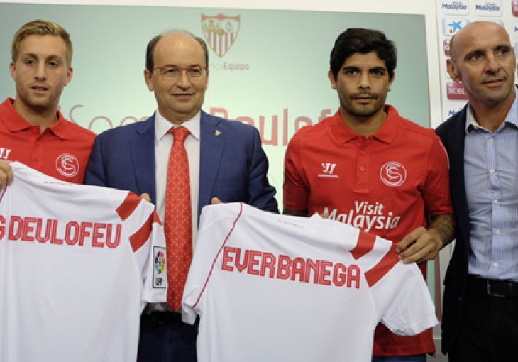 Sevilla predstvila Banegu i Deulofeua