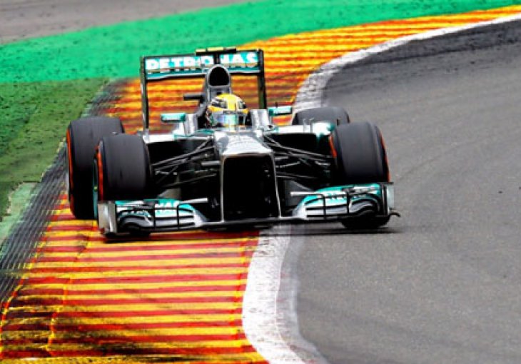Hamilton pokazao svima šta ih čeka u Belgiji