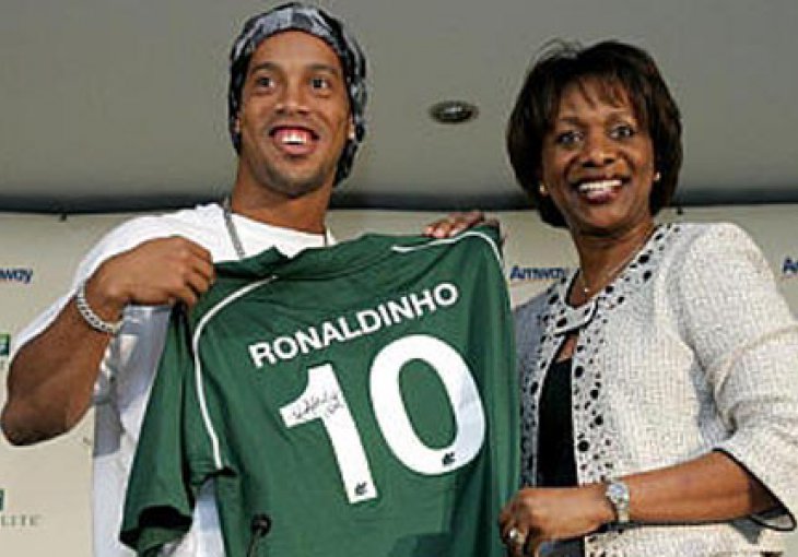 Ronaldinho poptisao za najtrofejniji brazilski klub
