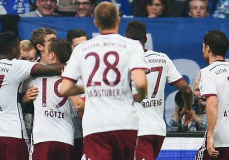 Bayernu bod u Gelsenkirchenu, sudija priznao gol rukom!