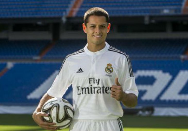 Chicharito obukao dres Reala i predstavljen novinarima