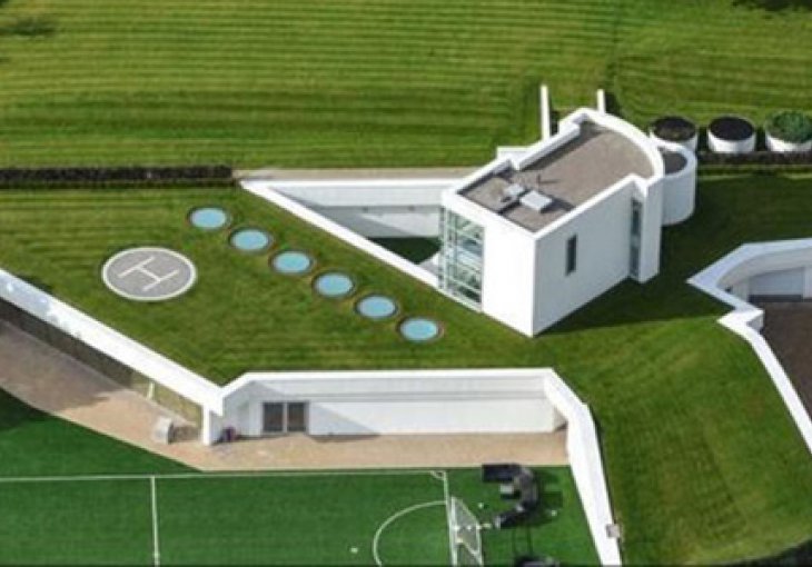 Perverzna vila u kojoj će živjeti Mario Balotelli