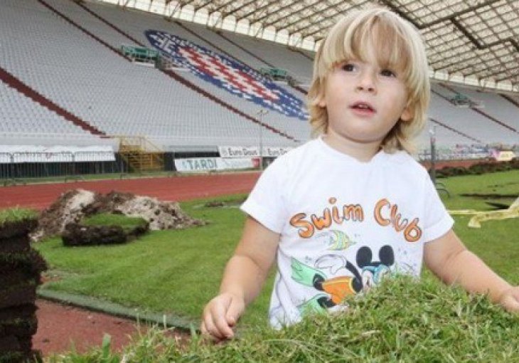 Hajduk prodaje travnjak s Poljuda: Navijači došli po svoj komadić historije