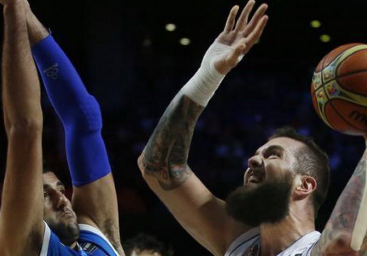 Srbija atomskim basketom se prošetala do četvrtfinala