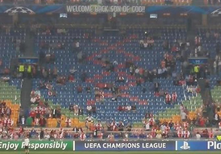Navijači Ajaxa istakli transparent u Ibrinu čast