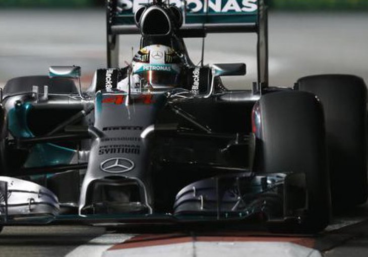 Hamilton pokorio Singapur