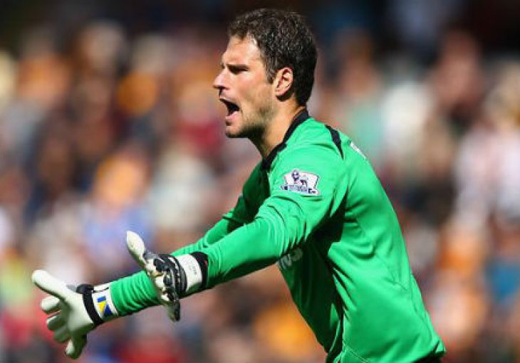 Pogledajte kako Asmir Begović izgleda na FIFA 15